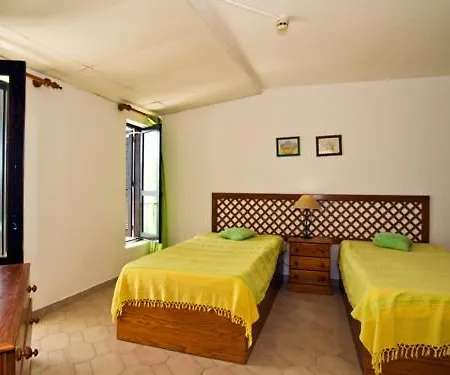 Rainha D. Leonor - Al Hotel apartamentowy 3*