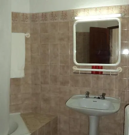 Rainha D. Leonor - Al Hotel apartamentowy 3*